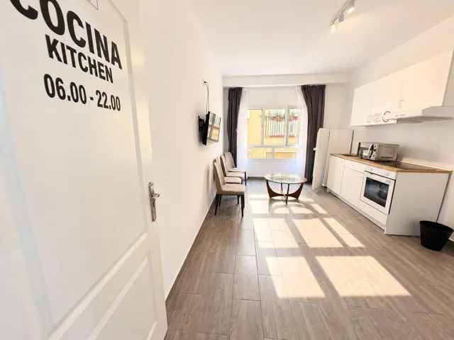 Exclusiva oficina de 153 m2 en pleno centro histórico de málaga, junto a la Catedral — 28