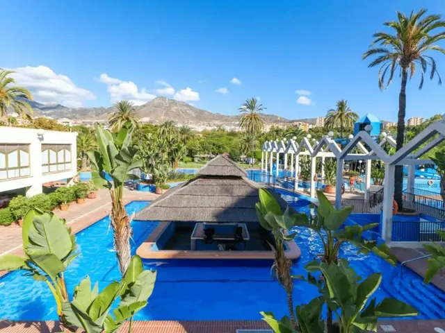 OPORTUNIDAD EN BENALBEACH — 4
