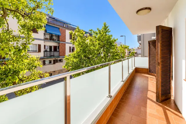 AMPLIO PISO CON TERRAZA EN EL POBLE SEC - foto 4