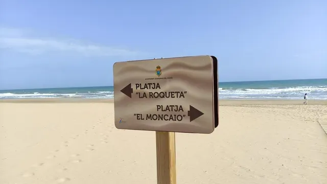 Villa en Guardamar. Primera línea con acceso directo a la playa — 45