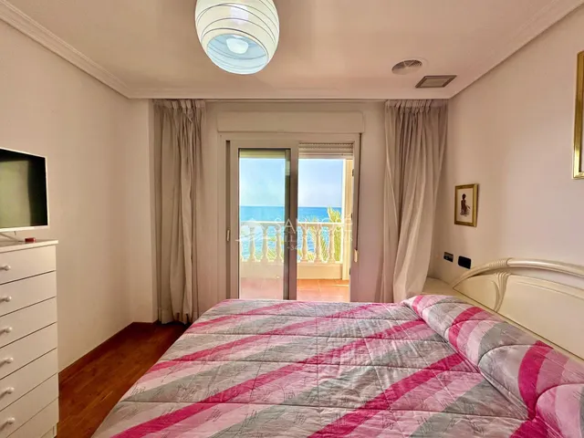 VENTA DE PISO EN TORREVIEJA, PRIMERA LÍNEA DE PLAYA Y VISTAS AL MAR — 21