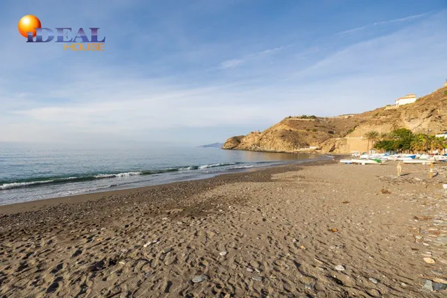 ESTUPENDO ATICO JUNTO AL MAR CON TERRAZA FANTASTICA — 9