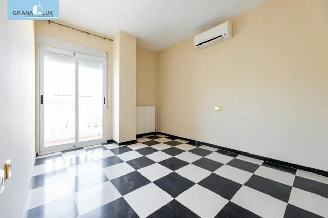 Amplio Chalet con piscina, pista deportiva y vistas en Ogíjares. — 18