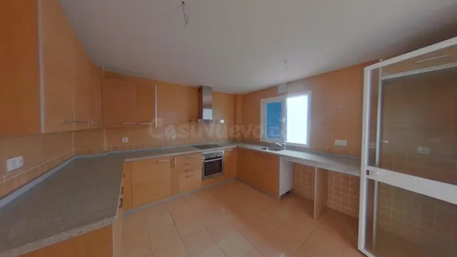 Benalmádena - Adosado, 3 Dormitorios, Terraza, Patio, Garaje - foto 4