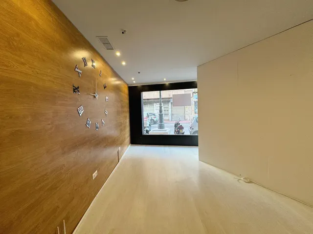 Local Comercial con Potencial en Ubicación Prime de Guardamar — 2