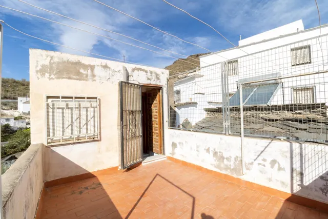 ENCANTADORA CASA EN VELEFIQUE — 23