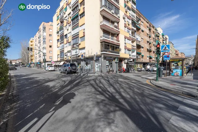 Estupendo piso  en la última planta en calle doctor azpitarte — 38