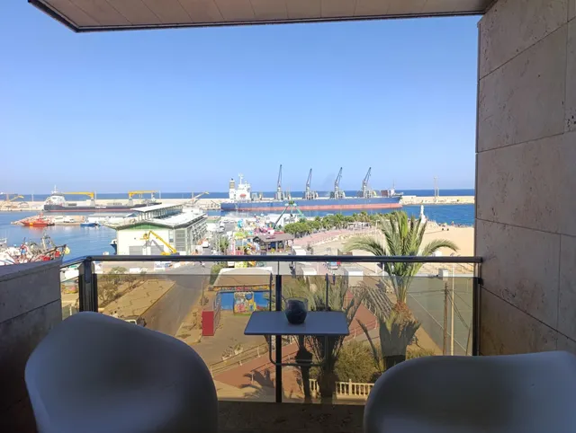 APARTAMENTO EXCLUSIVO EN PRIMERA LÍNEA DE PLAYA EN EL PASEO  - foto 2