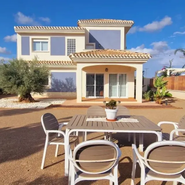 Villa Iris: Luz, amplitud y la elegancia de un hogar diseñad - foto 4