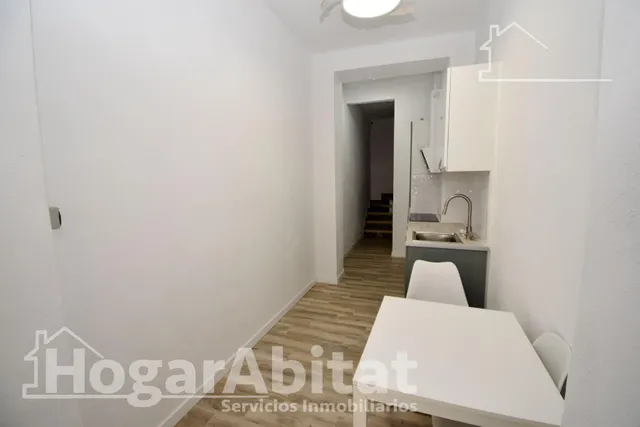 ¡UBICACIÓN EXCELENTE! CASA REFORMADA, ACOGEDORA Y LUMINOSA CON DOS TERRAZAS — 6
