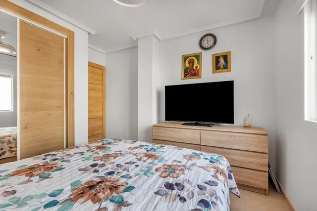 Impresionante Ático en esquina de TRES dormitorios reformado en el residencial Santa Gema — 18