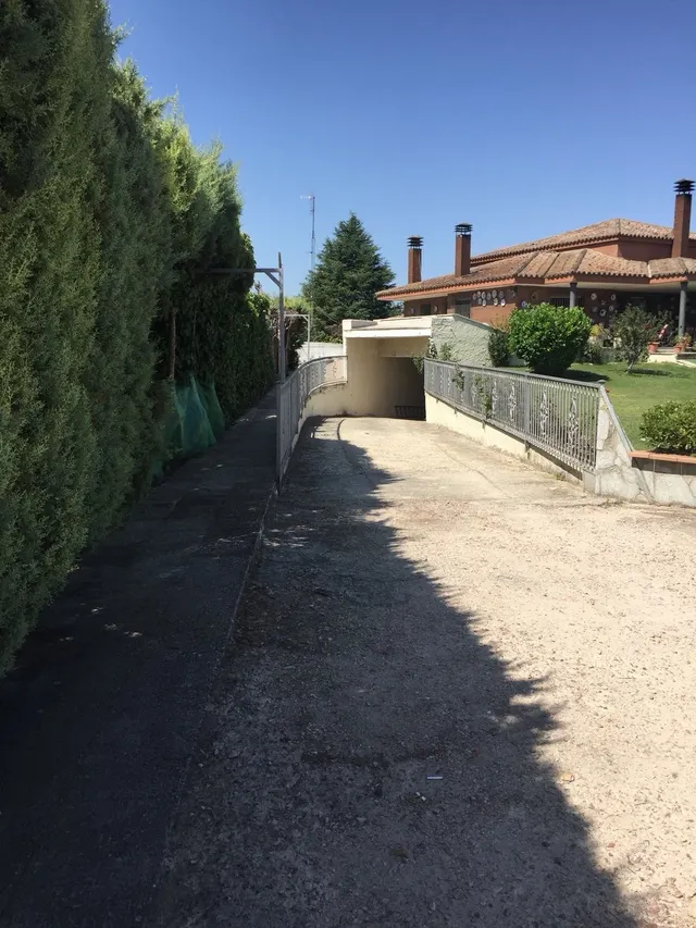 URBANIZACION LA MINA, SE VENDE CHALET — 22