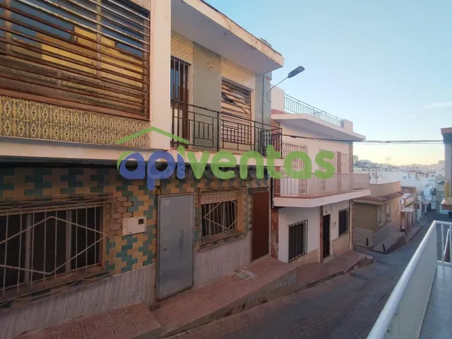Casa para reformar en planta alta ,balcón y terraza - foto 2
