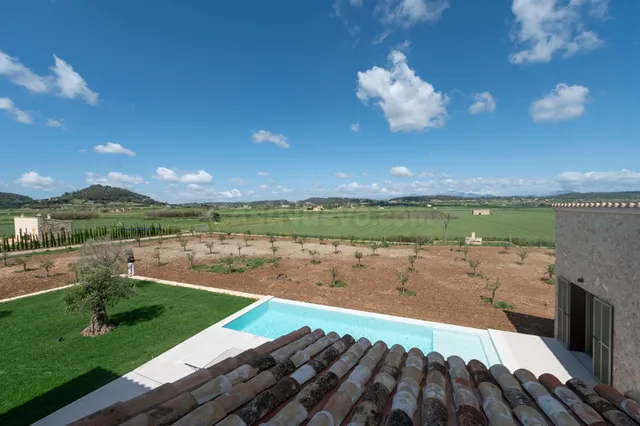 Exclusiva Finca Rústica en Sineu con Vistas Despejadas y Pis - foto 2