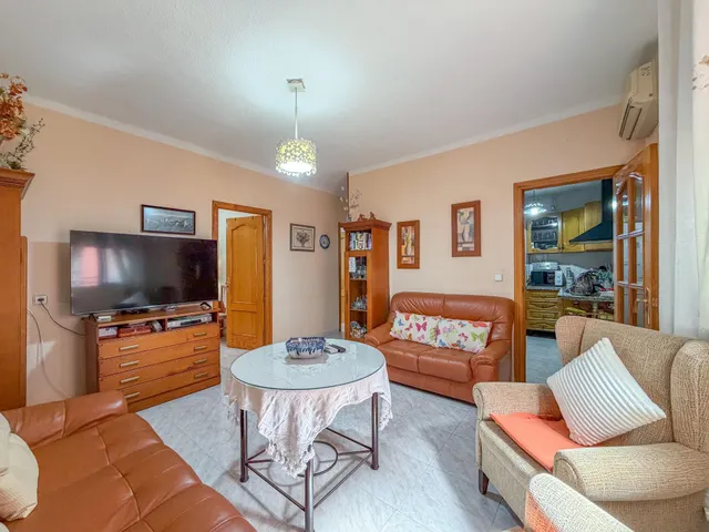 Piso de 2 dorm. reformado para entrar a vivir. — 16