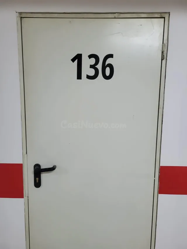 Lote de 10 garajes y 7 trasteros - foto 3