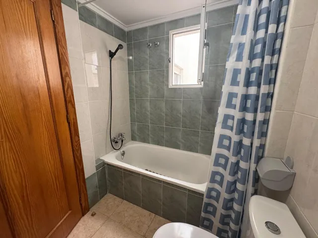 Apartamento con vistas despejadas y piscina — 19
