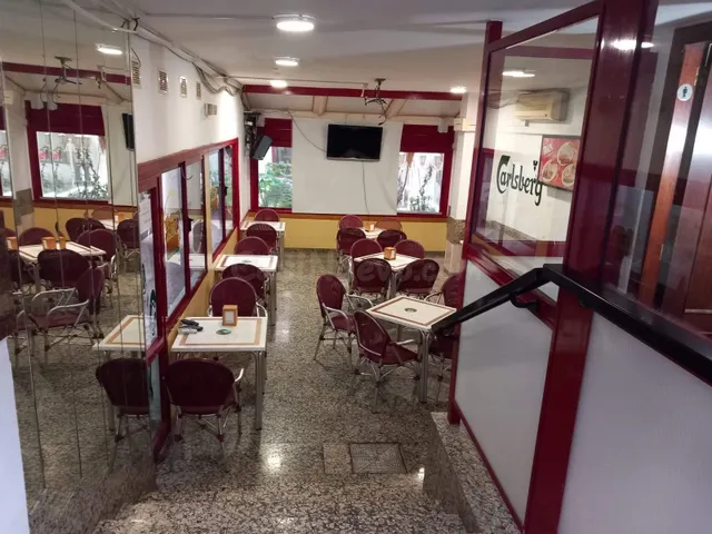 Venta de Local Comercial con Traspaso de Negocio de Restaura - foto 2