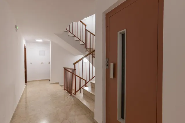Amplio piso de 4 dormitorios en la prestigiosa urbanización Las Brisas – La Chana — 35