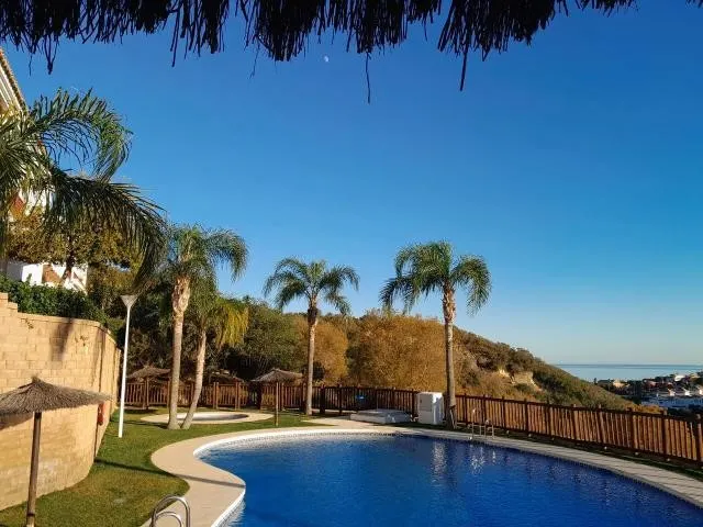 Apartamento en Alquiler en San Roque Cádiz — 48