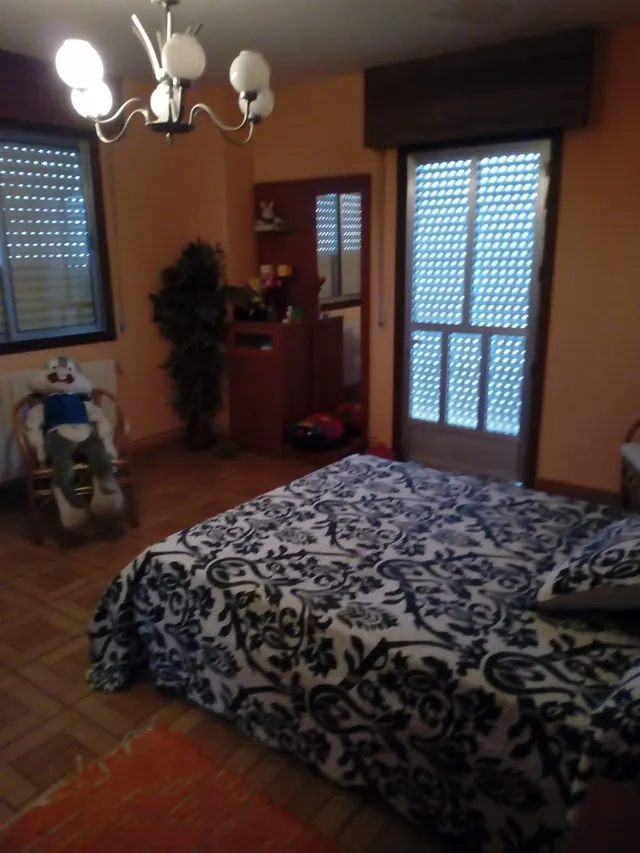 Chalet con jardín y piscina en Leiro — 16
