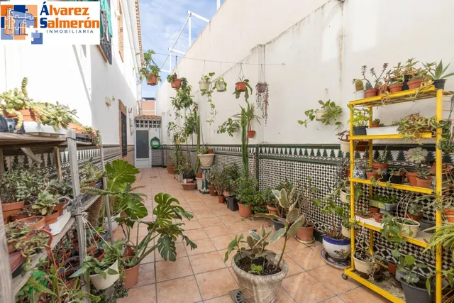 Casa en esquina en venta en Las Gabias — 24