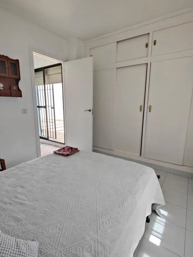 Adosado en Algeciras, zona campo de Golf; tres habitaciones , dos baños y jardin. — 30