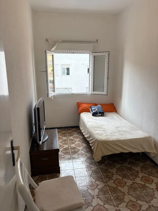 Acogedor apartamento en Santa Pola, Tamarit a solo 150 metros de la playa — 9