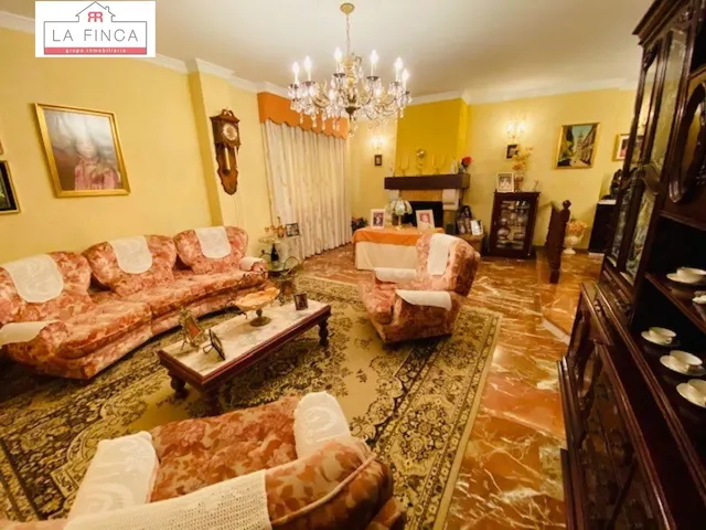 Gran Casa Independiente con piscina y zonas ajardinadas. — 48