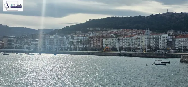Exclusivo chalet adosado en el corazón de Castro Urdiales - foto 4