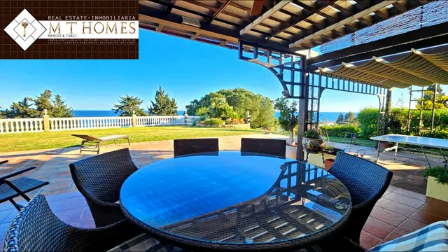 VILLA ESPACIOSA EN ALQUILER CON VISTAS PANORÁMICAS AL MAR Y  - foto 5