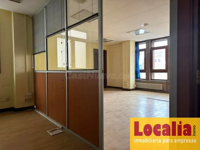 Excepcional local para oficinas en Santander. — 8