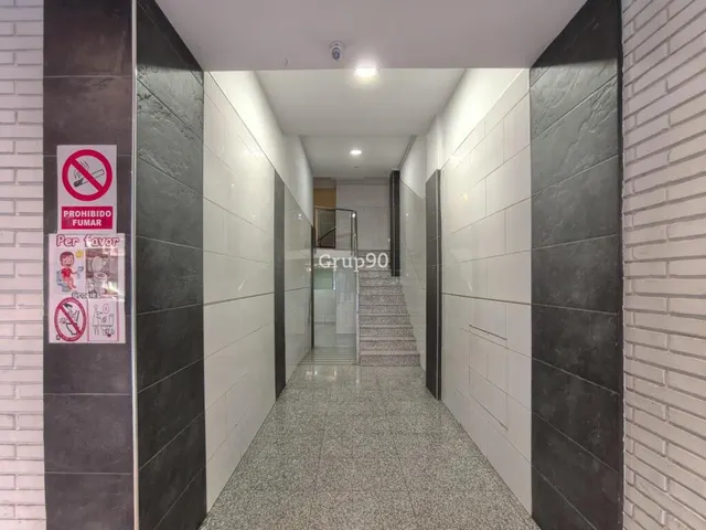 Piso económico con balcón en Plaza del Treball (Lleida) — 33