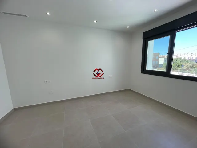 Chalet independiente de diseño con piscina privada y jardín en Heredades — 36