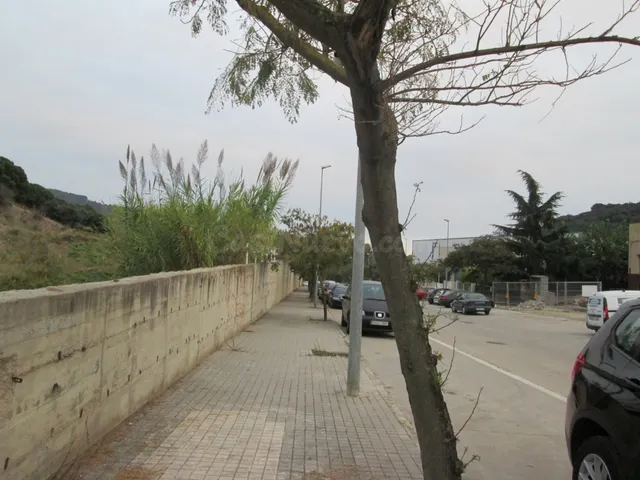 Solar industrial en Arenys de Munt de 4.809m2 - foto 4