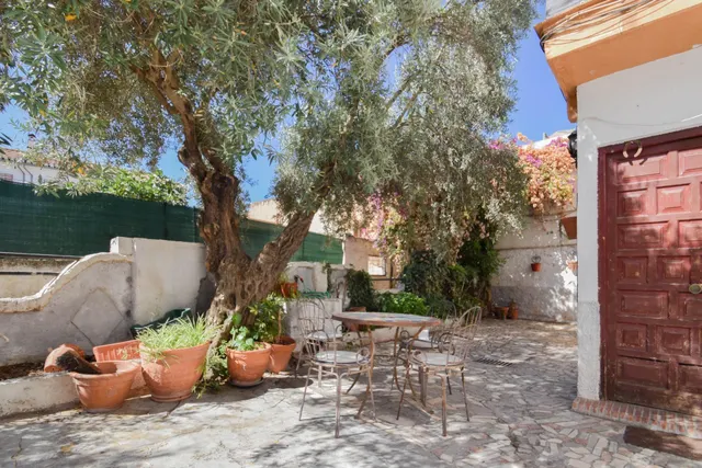 ¿ Quieres un Chalet para reformar a tu gusto y sacarle renta - foto 2