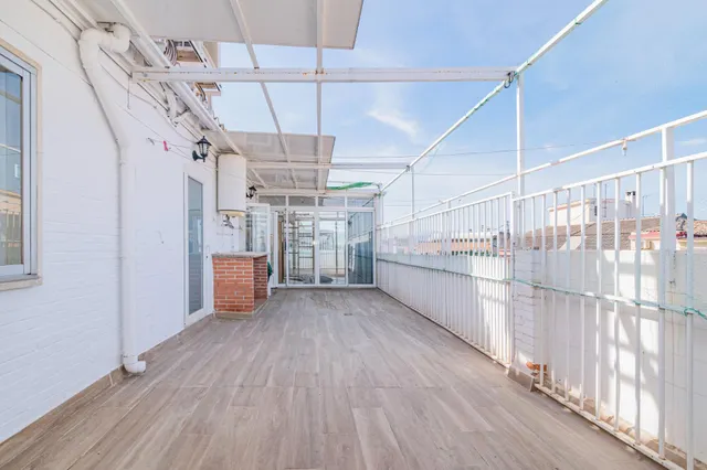 Atico muy amplio con gran terraza en Arabial — 32