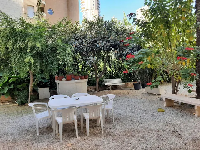 Amplia Vivienda de 4 habitaciones — 20