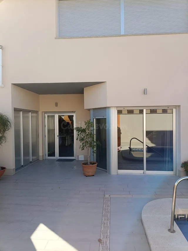 UNA VIVIENDA ÚNICA CON ESPACIO, PRIVACIDAD Y POSIBILIDAD DE  - foto 3