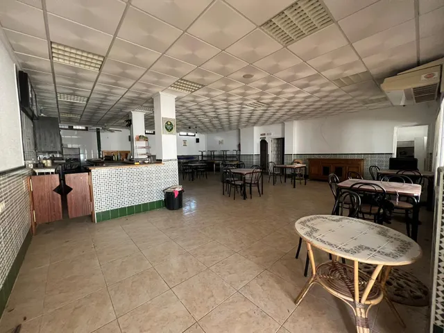 LOCAL COMERCIAL EN CABO ZERVERA. 300 M2. A 100 METROS DEL MAR. — 14
