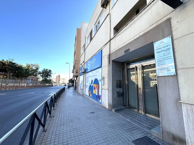 Piso muy luminoso en venta en Carretera de Ronda — 25