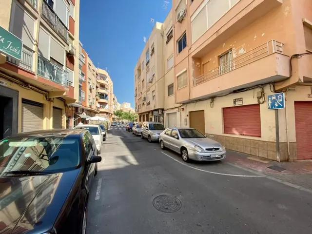 Piso de 3 dormitorios en Los Ángeles – listo para vivir o rentabilizar 123.000 € | Calle España, Almería — 22