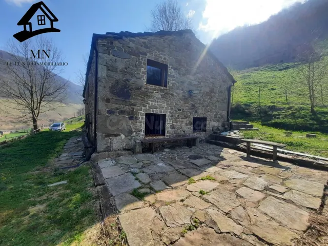 Oportunidad única en Vega de Pas: Majestuosa cabaña pasiega  - foto 4