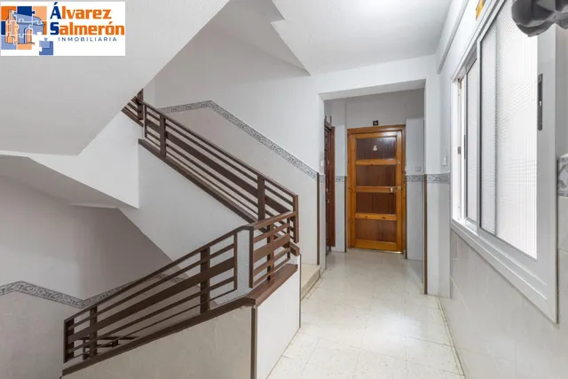 Piso 3 habitaciones en Calle Santa Margarita, junto Cmno. Bajo de Huétor — 27