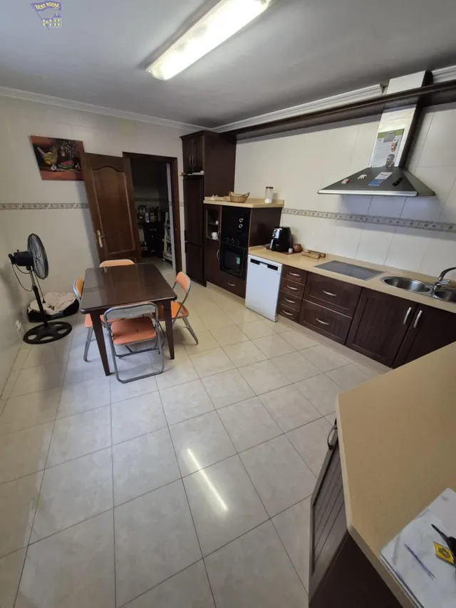 SE VENDE CASA EN ZONA CENTRO — 17