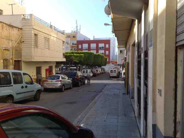 LOCAL DE 56 M2 JUNTO A LA PLAZA PAVIA. - foto 2