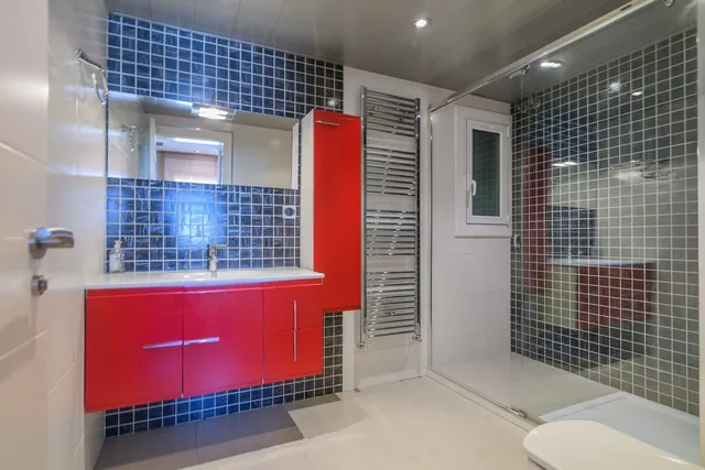 Exclusividad y diseño: 2º piso con ascensor, parking y suite de lujo — 7