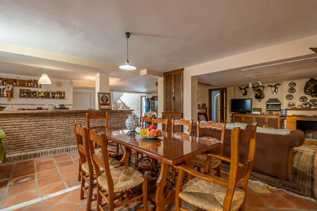 Chalet 4 habitaciones 557m² en venta - Centro — 30