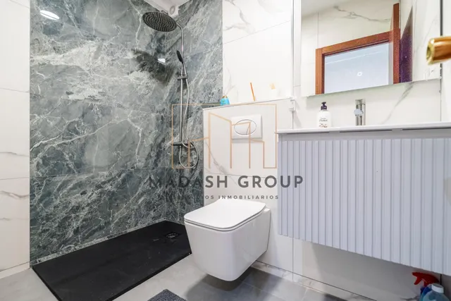 Exclusiva vivienda de 4 dormitorios, totalmente reformada, a 550m del puerto y la playa de Cambrils. — 20