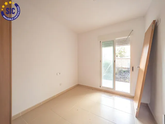 Apartamento de 2 dormitorios//bajo con jardín — 7